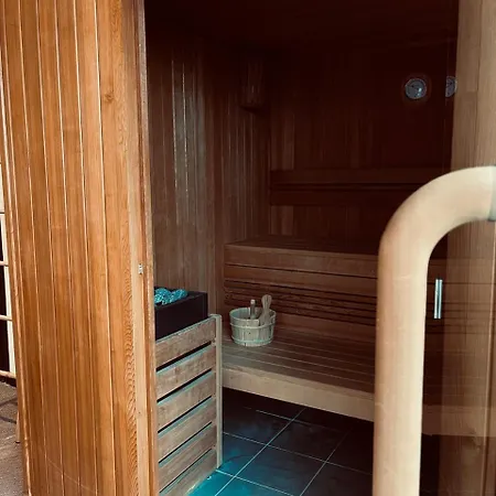 Western L'aquarium Arras Nord מלון